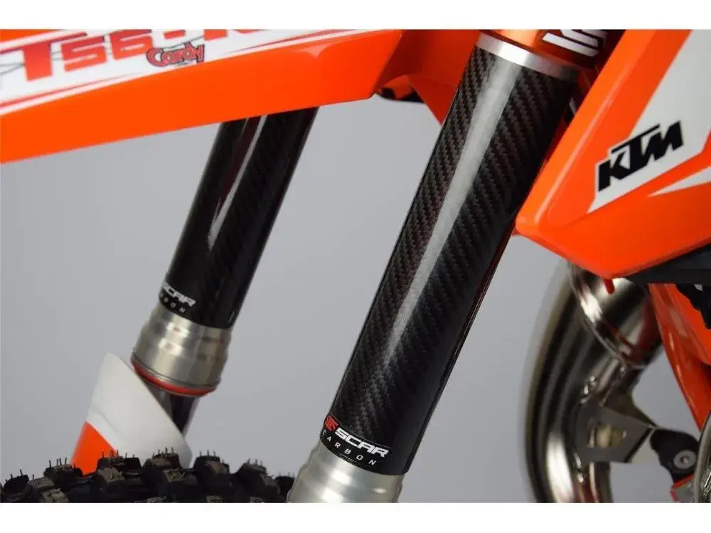 Scar Voorvorkbeschermers Carbon 160X52mm KTM SX85 2003-2019, 2021-2024 Husqvarna TC85 2014-2026 GasGas MC85 2021-2024 Honda CR85 2003-2008 CRF150R 2007-2024 Kawasaki KX100 1989-2019 KX85 2001-2021 Suzuki RM85 2002-2021 Yamaha YZ85 2002-2021 TM MX85 200... Korting