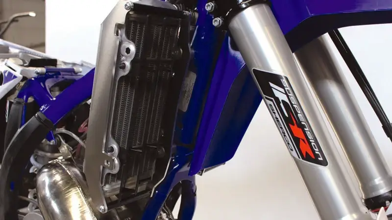 AXP RADIATOR BRACES RED Premium